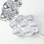 Formă pentru 7 Mini Tarte din Aluminiu – 48 x 21 x 5 cm, Argintiu/Maro - imagine 2